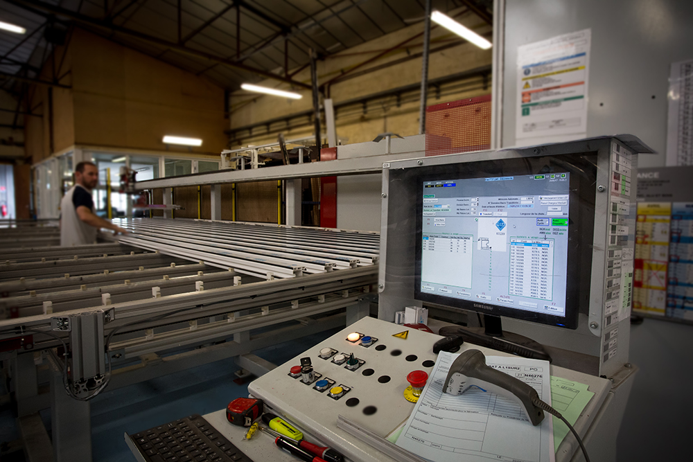 usine menuiseries niortaises fabrication PVC